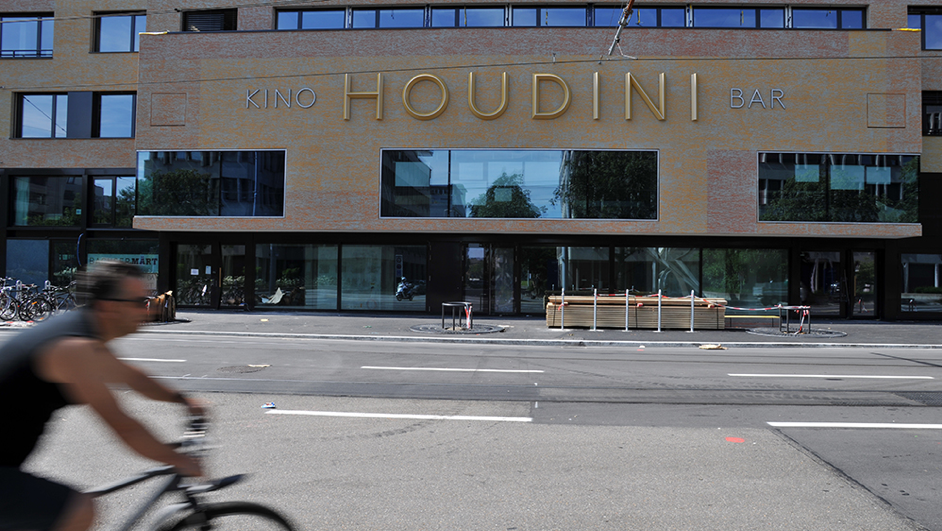 Kino Houdini mit Velofahrer